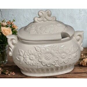 Vintage White Ceramic Daisy Soup Tureen/Gravy Boat Dish w/Lid Easter, Spring